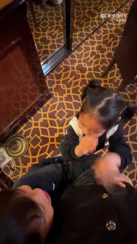 王嘉尔时隔六年归港，透露明年中文专将收录粤语歌