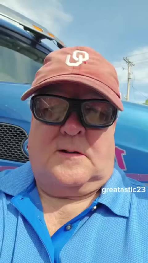 美国卡车司机负债崩溃退车，称人生最糟一天