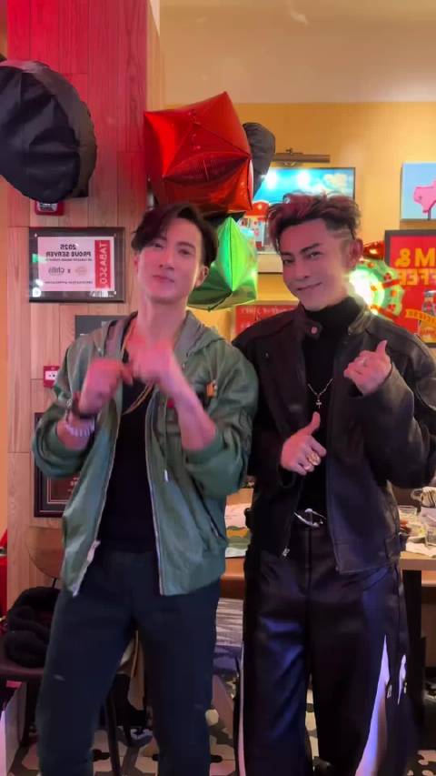 吴尊汪东城平安夜合体跳了手势舞