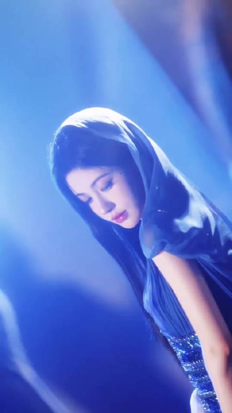 鞠婧祎发文称你是我青春关键词