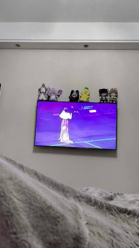 还是没走出11.15，反复回味，黄赌毒一样不沾，却切切实实体会了什么叫戒断