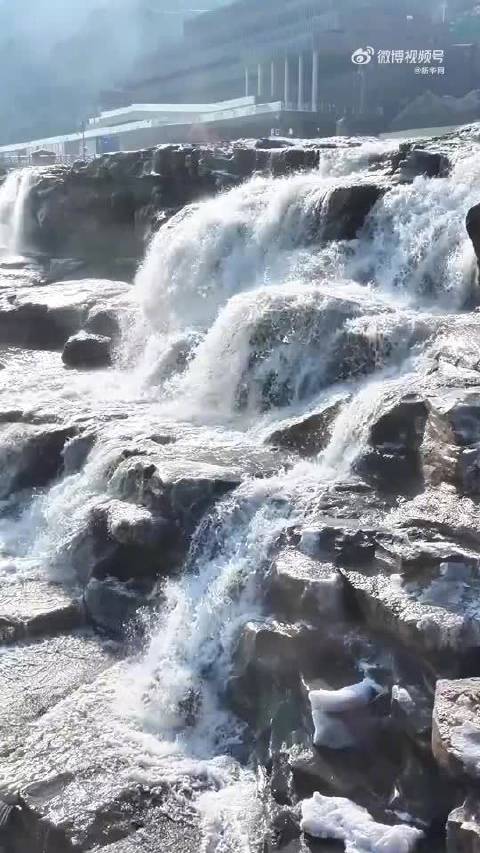 黄河壶口瀑布现冰瀑奇观，王一博献声赞美祖国