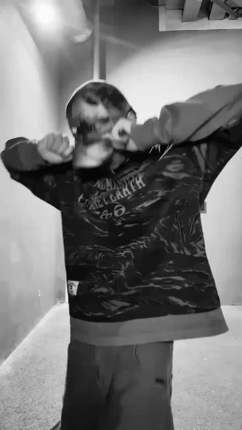 看刘耀文跳舞帅我一大跳，律动太舒服了！