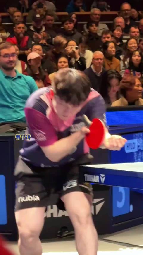 虽然flash耽误发球但是好貌美的小猪咪啊，好想欺负rua哭