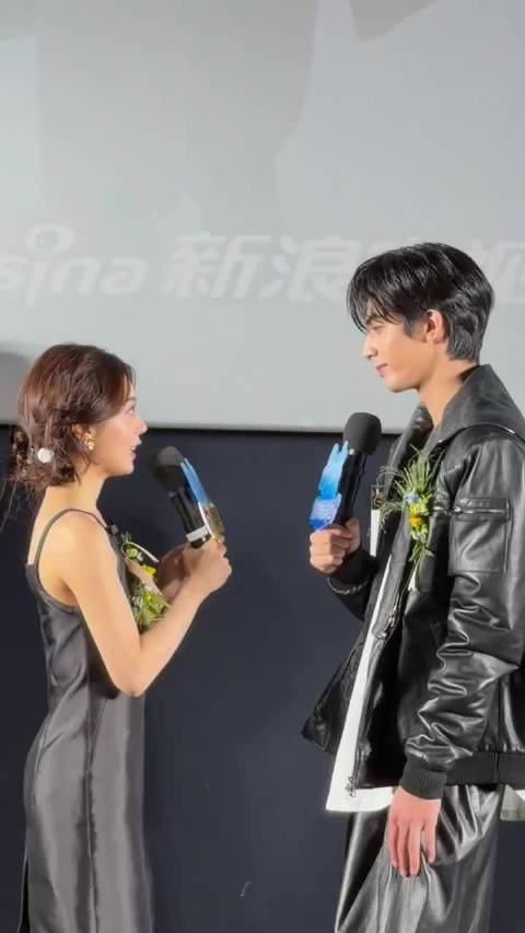 赵今麦夸了宋威龙整整30秒