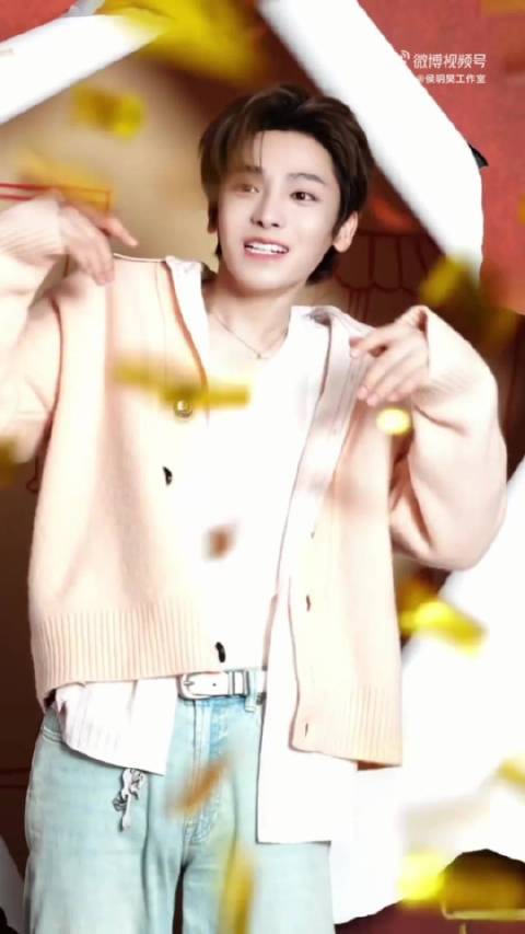 侯明昊分享萌猫视频引网友喜爱