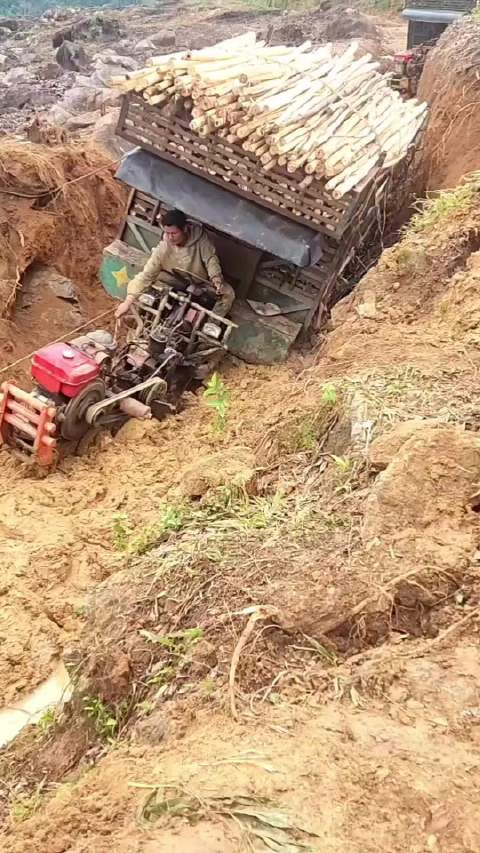 你叫那些几十万的硬派越野车，情何以堪呢？