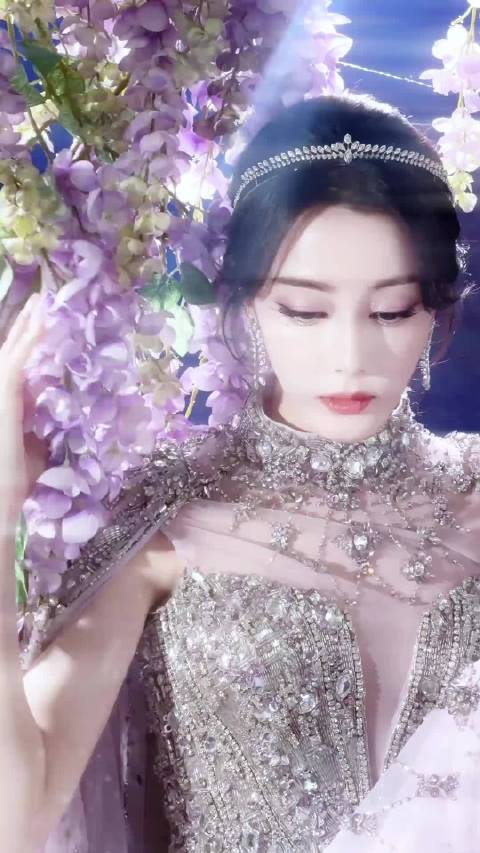 好喜欢迪丽热巴梳这个发型，真的很有公主的那种气质