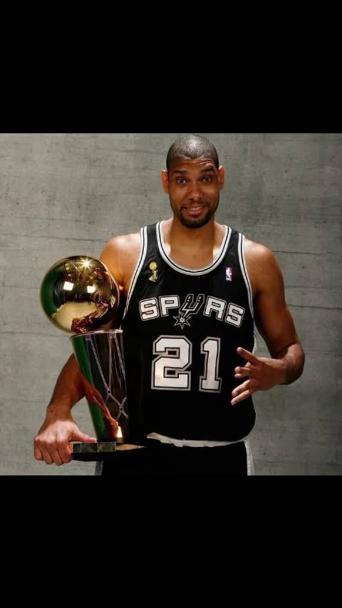 邓肯早期与罗宾逊搭档时出任中锋