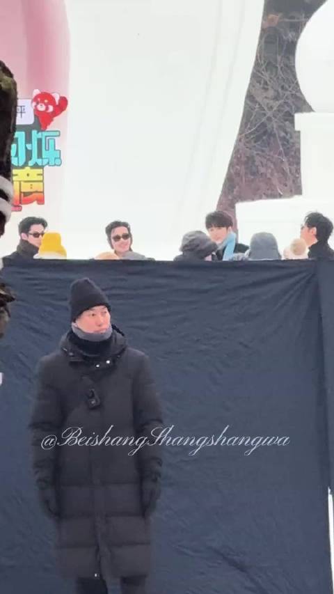 宇宙爆闪团成员获专属bgm，刘耀文王鹤棣打歌引热议