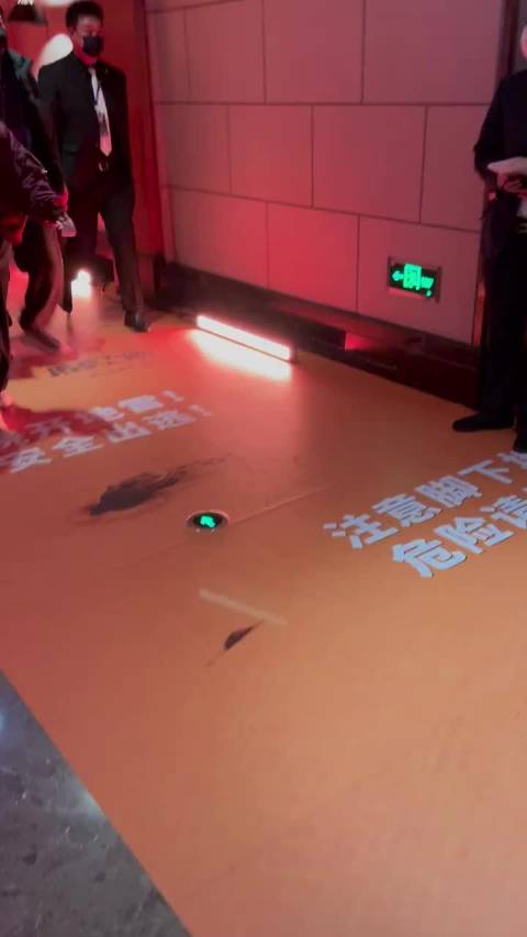 金晨王传君一起去了电影用武之地的首映礼诶