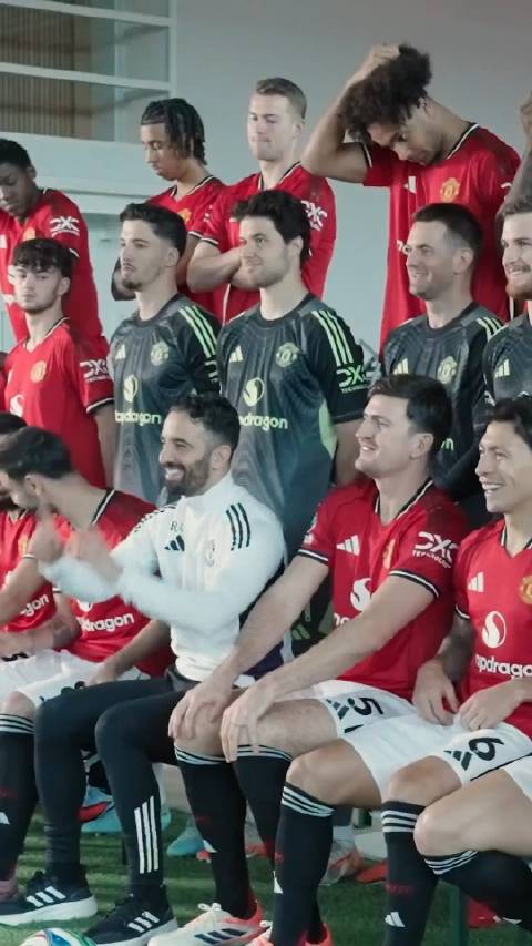 气氛真好曼联的圣诞全家福拍摄花絮