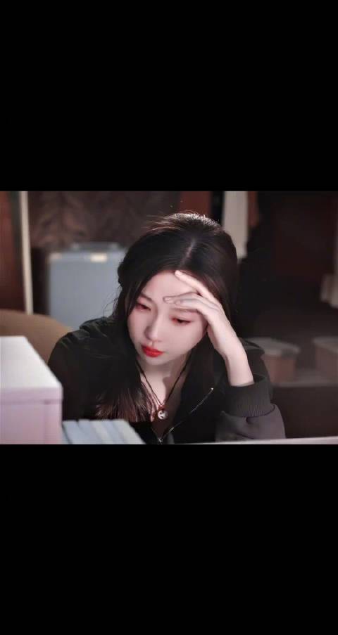 在有限的时光里，无限地、重复地、清醒地选择去爱