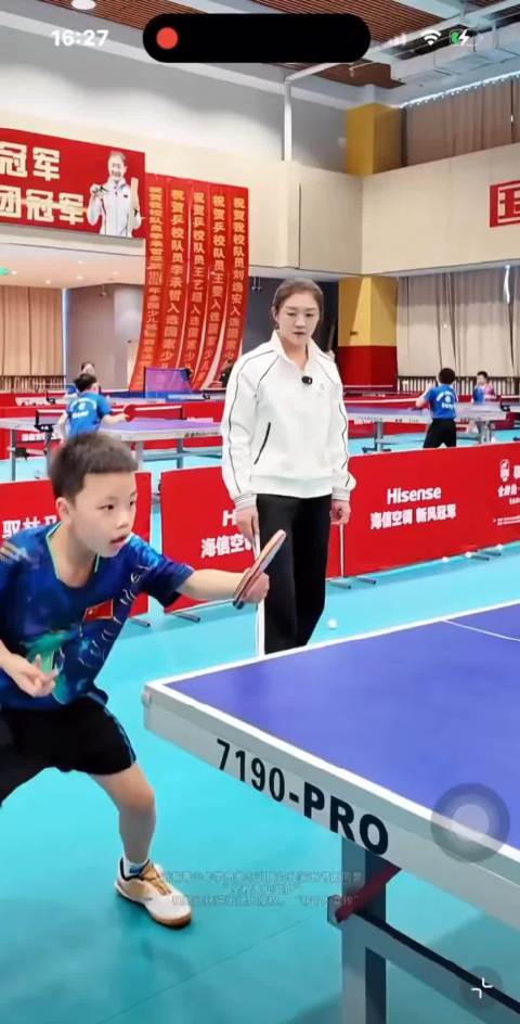 陈梦用自己的实际行动为乒乓球的梯队建设培养人才奥运冠军好专业