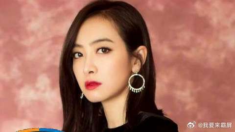 尼坤猛地将宋茜抱在怀里，满屏的粉红泡泡！