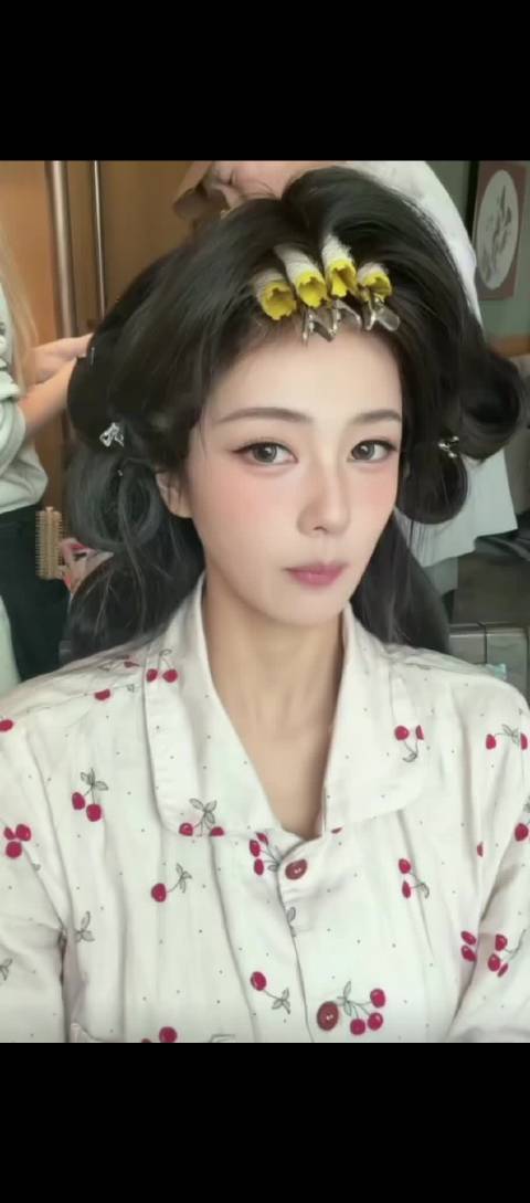 白鹿发文称眼里无星河却愿跨越银河陪伴