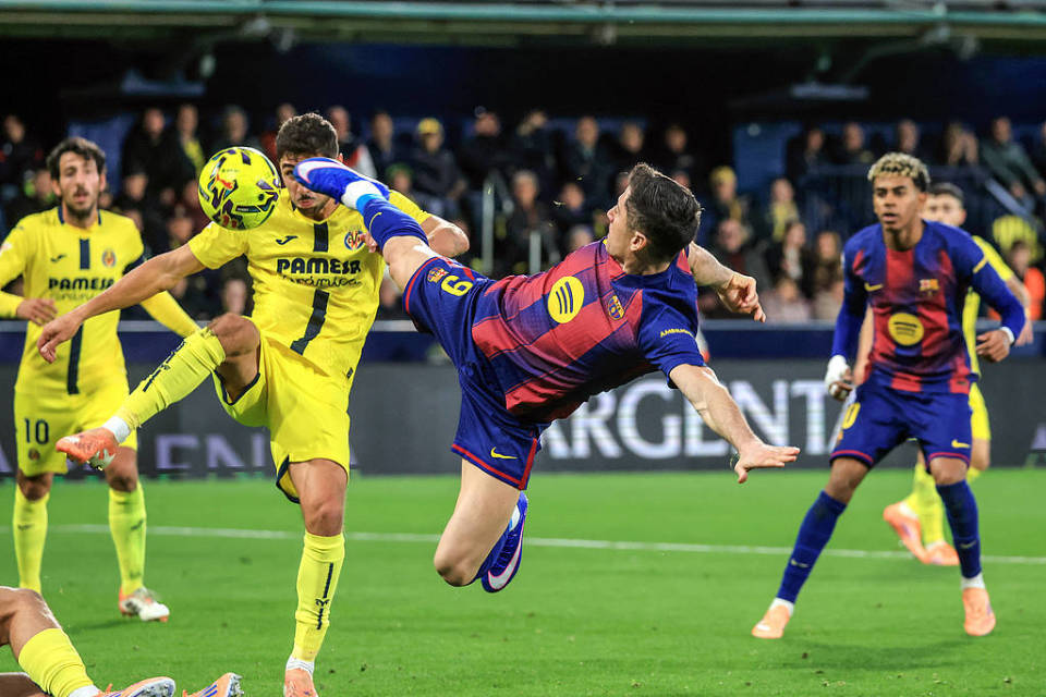 突发！巴萨神锋下家再生变数，米兰遭遇半路杀出程咬金！