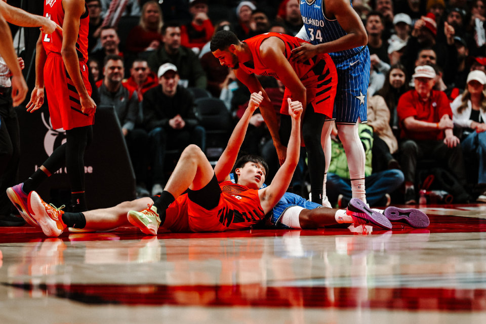 106-110！杨瀚森时隔6场登场，8分钟得4分2篮板2助攻，开拓者惜败魔术