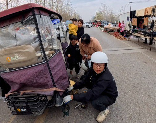 公益道路救援五千多次，修车师傅“阿杆”的亏本账与良心秤