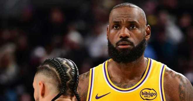 湖人三节缴枪！詹姆斯被德隆气的火冒三丈 布鲁克斯成生涯后期克星