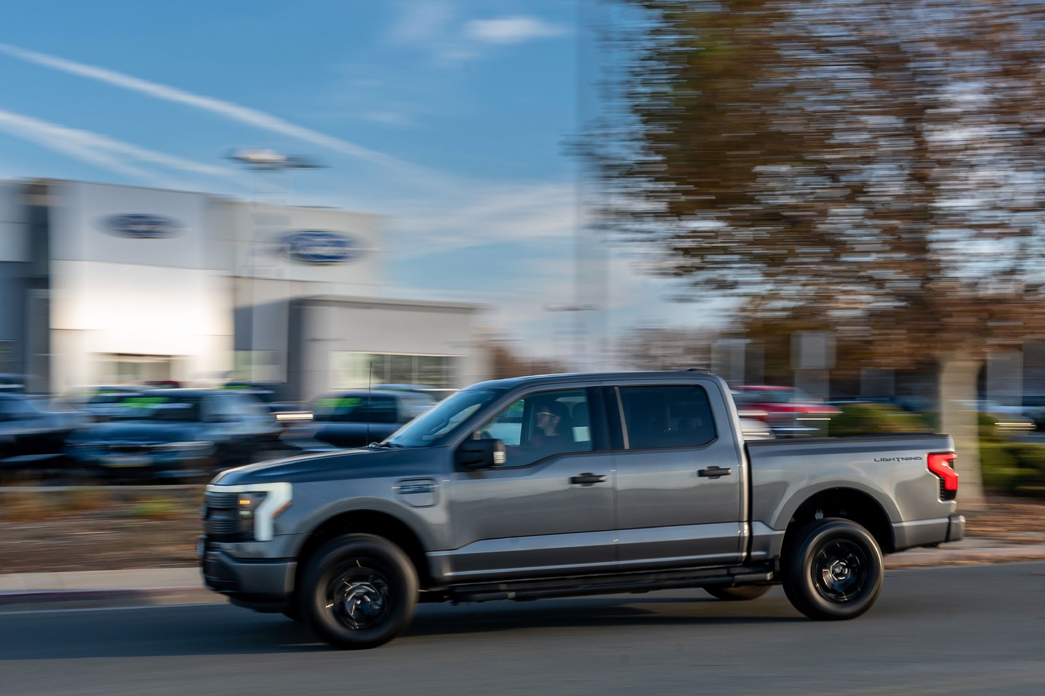 电动化水土不服，经典车型难圆旧梦