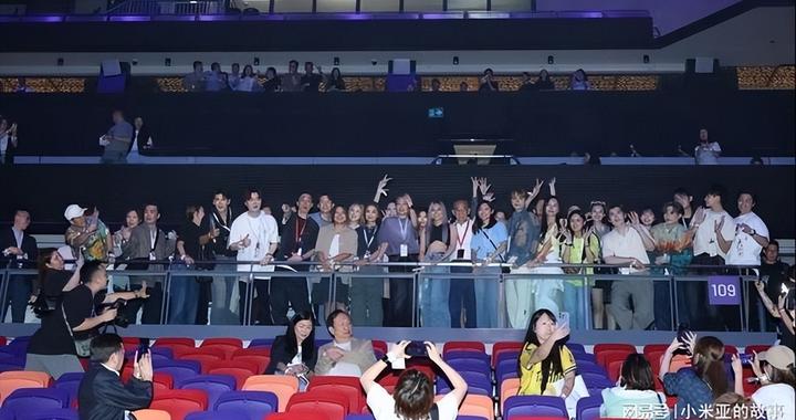 超越老板与雇员！英皇杨受成：我的员工我来宠