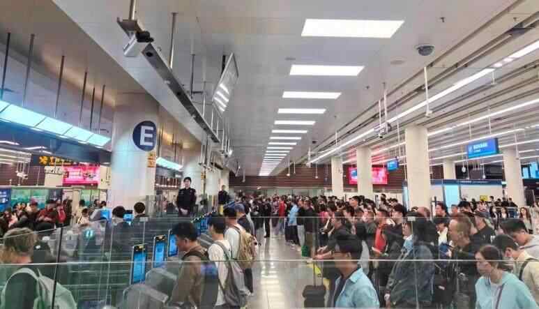 香港假期来了！深圳皇岗、福田口岸将迎入出境客流高峰