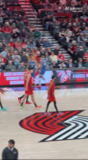 我准备好了！杨瀚森时隔5场再登场，上篮就补篮+罚篮连拿4分