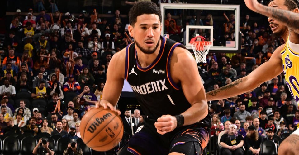 布克21+11詹姆斯23+6 太阳主场大胜湖人