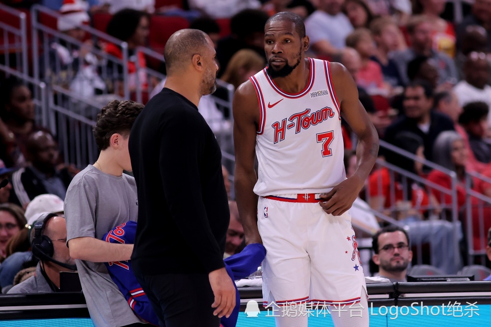 火箭连输倒数球队，乌度卡不满提前放弃比赛，杜兰特申京板凳坐穿