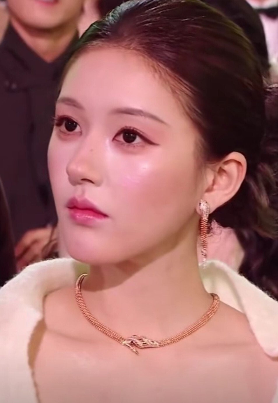 星光大赏：白鹿少女胯太绝，宋佳黑长直霸气，孟子义天鹅颈抢镜