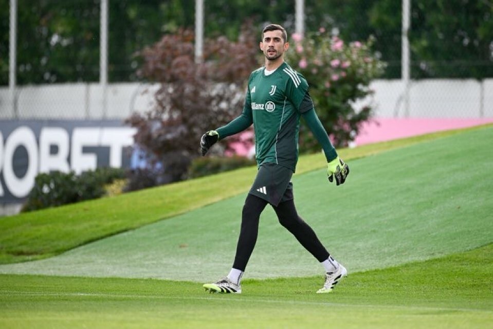 斯基拉：热那亚已和佩林谈妥3年合同，但尤文不愿意免费放人