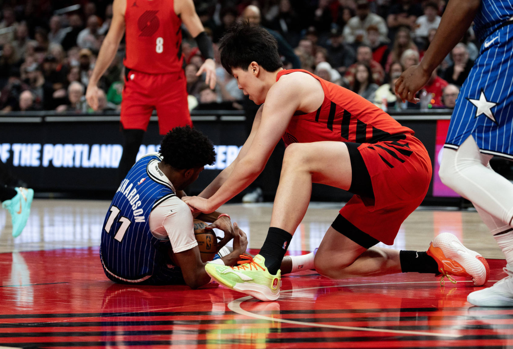 7分52秒4+2+2+1+1！杨瀚森战术地位如过山车 苏群不满斯帅用人