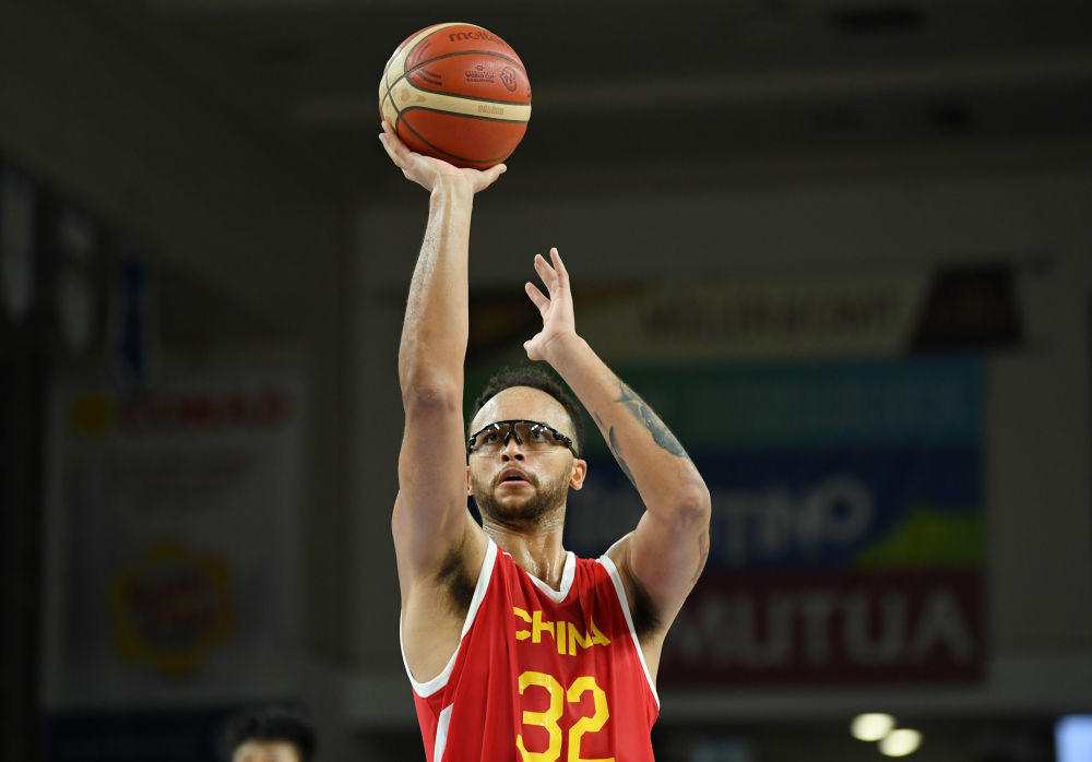 体坛午爆｜李凯尔国籍变更回美国，阿森纳晋级联赛杯四强