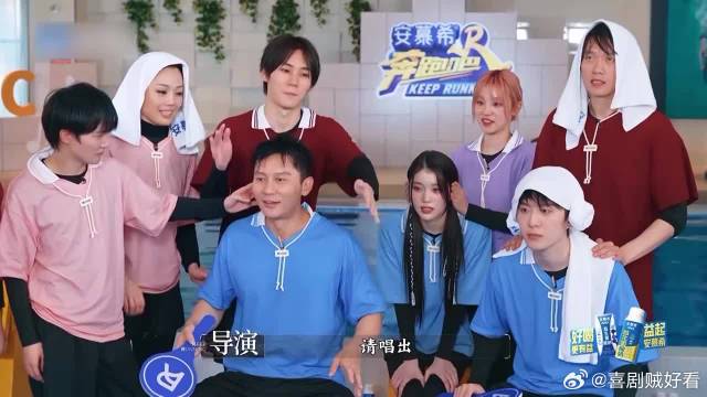 范丞丞心态崩了！李晨竟不知道萧敬腾，当场气到拍桌