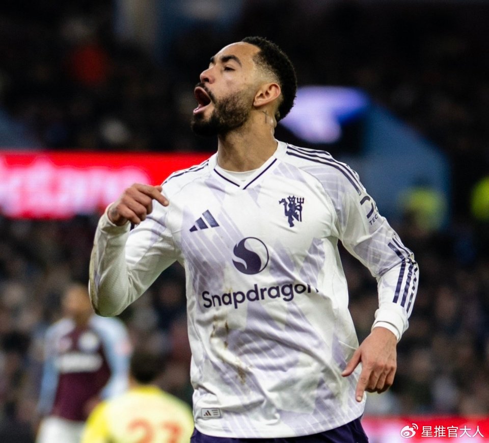 足坛一夜动态：曼联1-2维拉！巴萨2-0、拜仁4-0，非洲杯揭幕