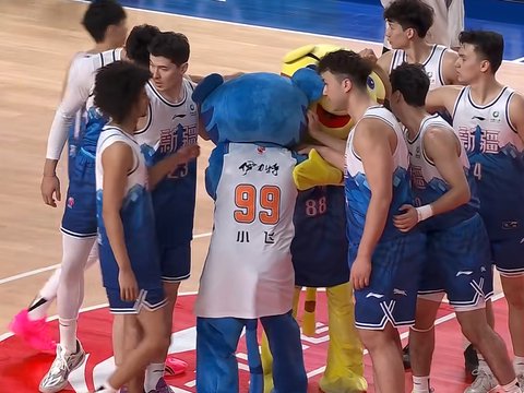 CBA狂欢夜！杨瀚森母队打破17年魔咒，最新排名大乱：3队最意外