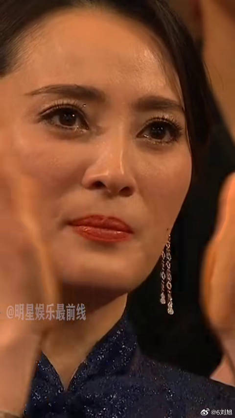 陈建斌获奖邀蒋勤勤同台，感谢妻子默默支持