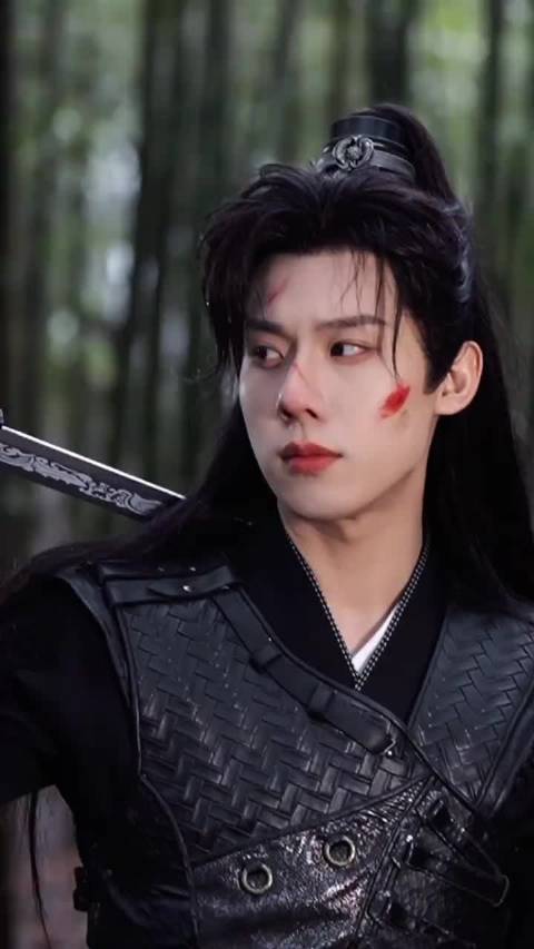 这古装造型杀疯了！不给他拍部古装剧真的暴殄天物啊！