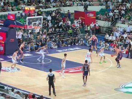 去看球了！记录几幕易建联得分的高光时刻✌️