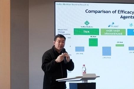 ��ͼΪţ������ʿ����ͼΪ�η岩ʿ