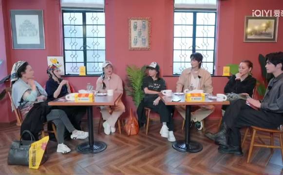 张柏芝剖腹产后未休即帮爱犬接生致伤口肿胀