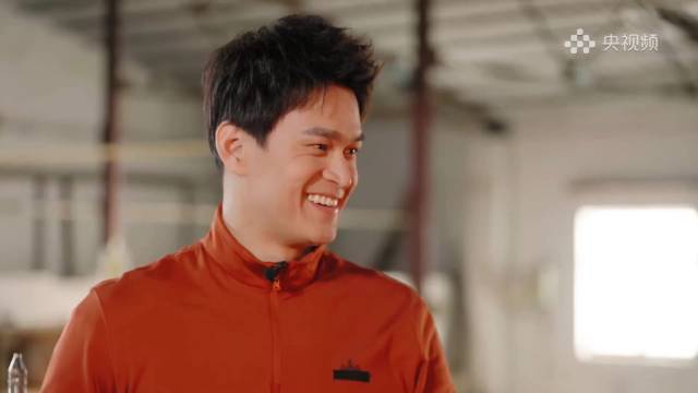 孙颖莎王曼昱调侃烤朱脸笑翻全场