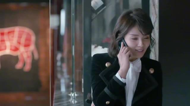 相亲男饭局秀知识引曲筱绡崇拜，神吐槽称雄孔雀开屏