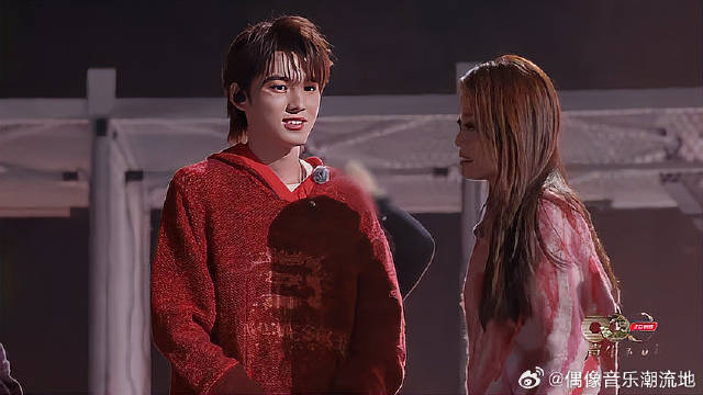 拉筋走起！粤语歌小达人认真练功