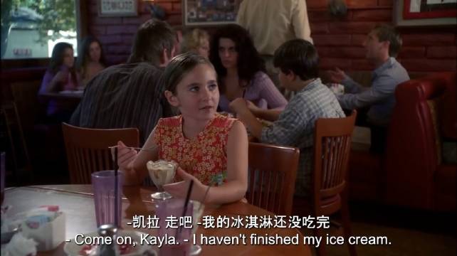 这个小女孩真的是天生就坏啊！