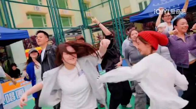 张柏芝3分钟告别7人展现通透人生，宁静刘嘉玲观赛变迷妹