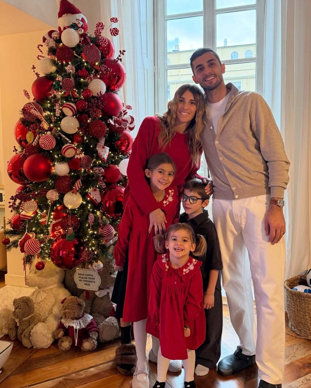 温暖的节日时光‍ 属于家人，也属于自己 （来自球员个人社媒）