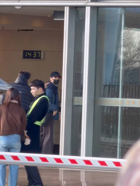 王安宇参演飞驰人生3 251226pek出发 活动顺利