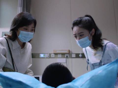 爸爸受伤了，到底是咋回事啊